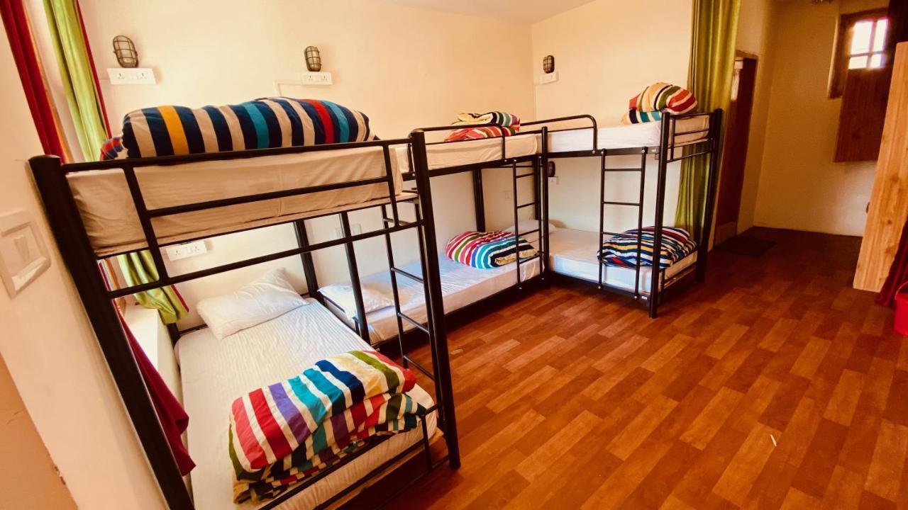 Madpackers Manali Hostel Buitenkant foto