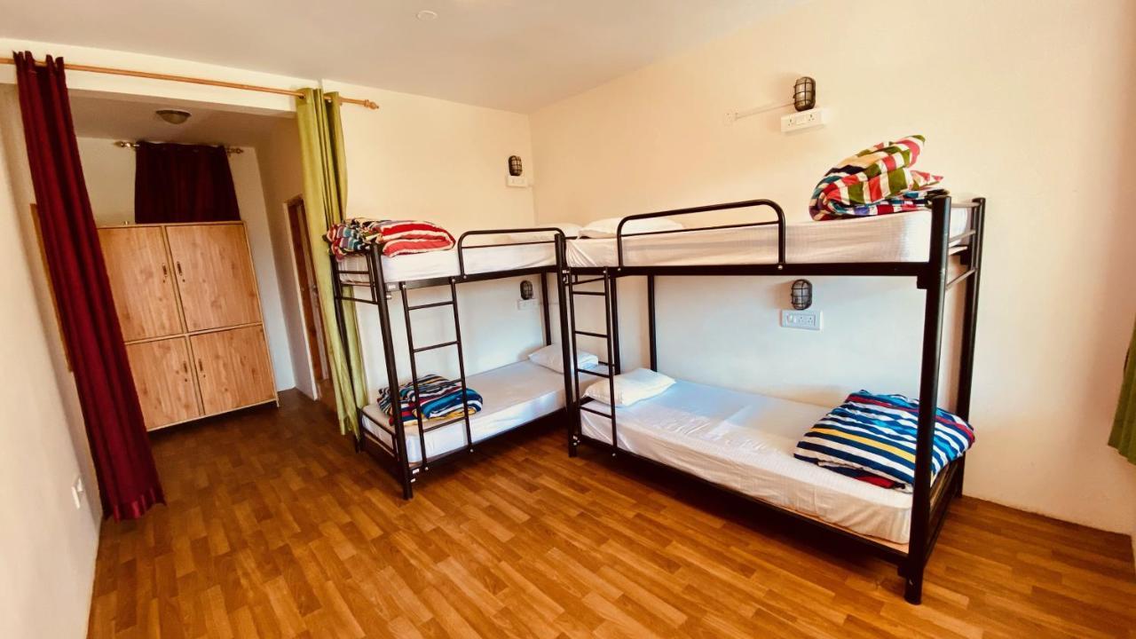 Madpackers Manali Hostel Buitenkant foto