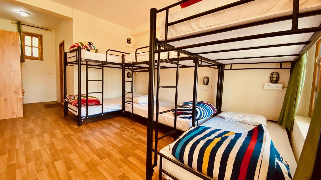 Madpackers Manali Hostel Buitenkant foto