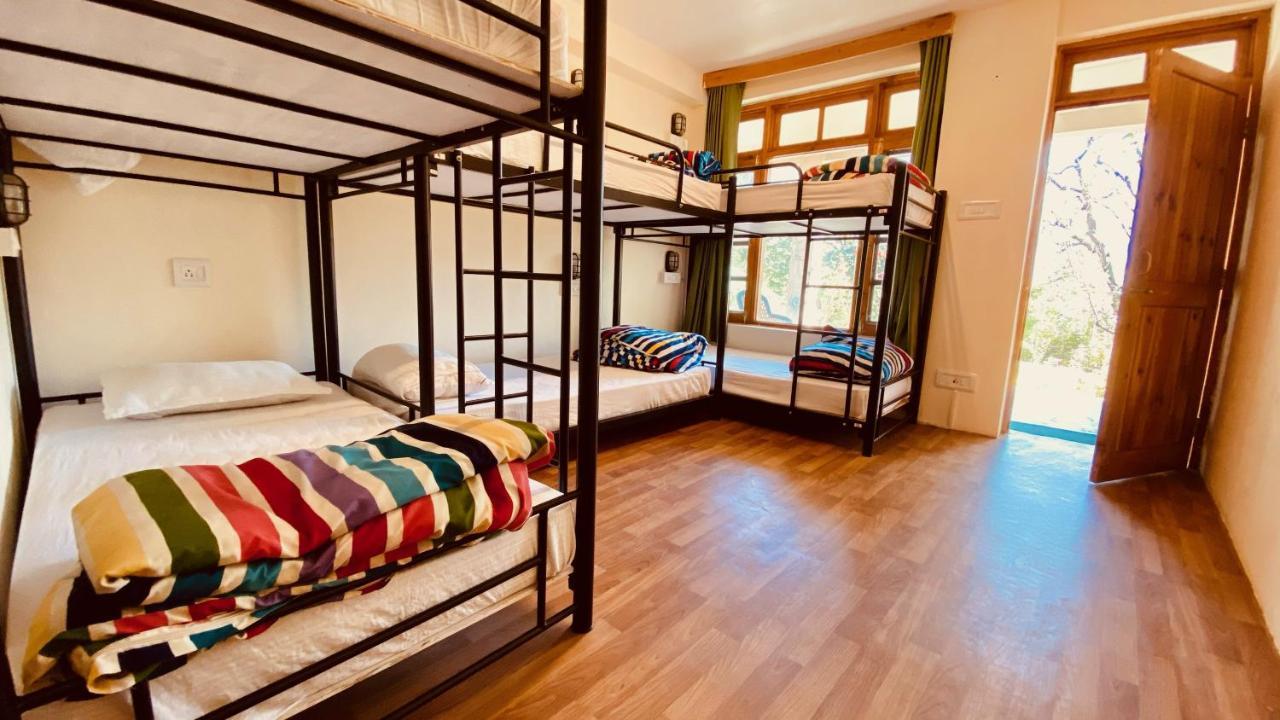 Madpackers Manali Hostel Buitenkant foto