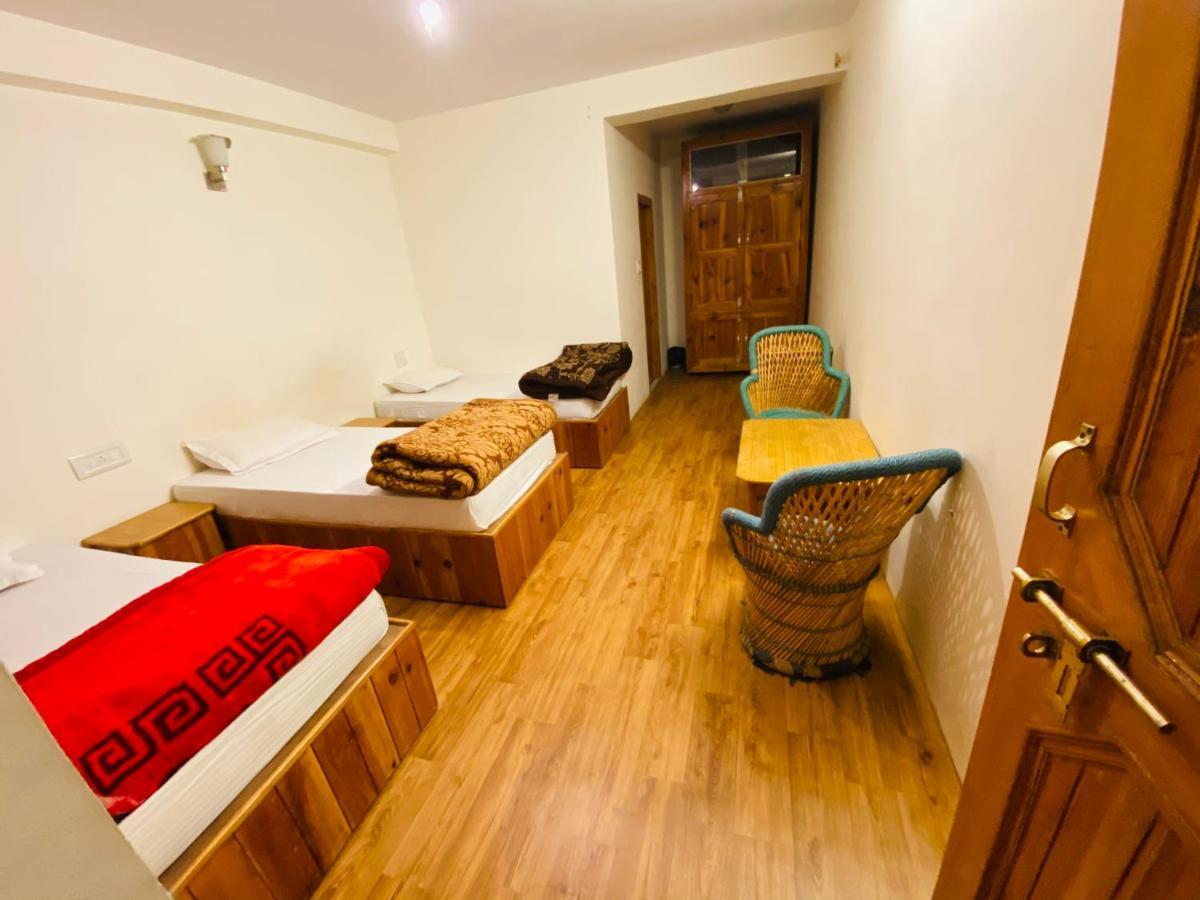 Madpackers Manali Hostel Buitenkant foto