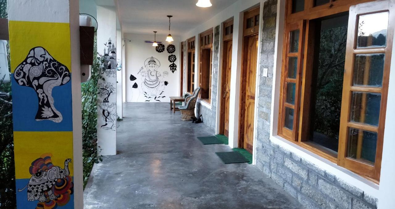 Madpackers Manali Hostel Buitenkant foto