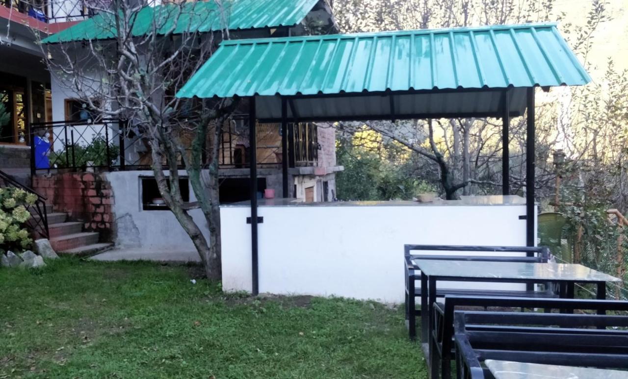 Madpackers Manali Hostel Buitenkant foto