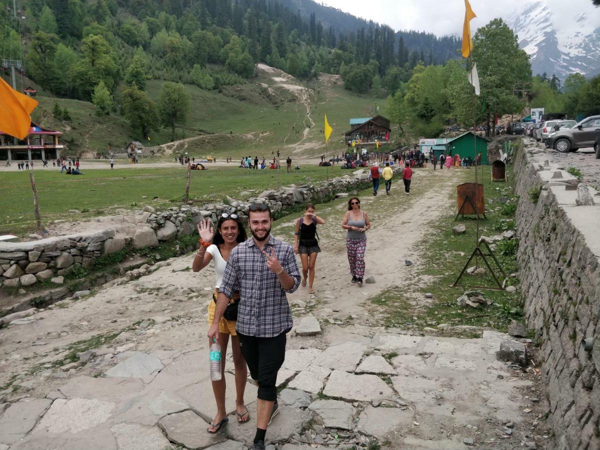 Madpackers Manali Hostel Buitenkant foto