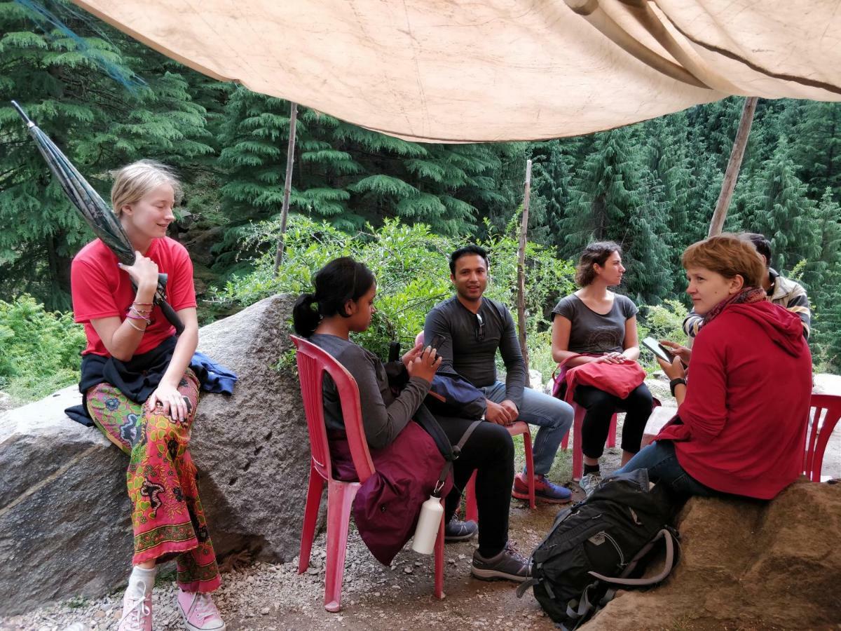 Madpackers Manali Hostel Buitenkant foto